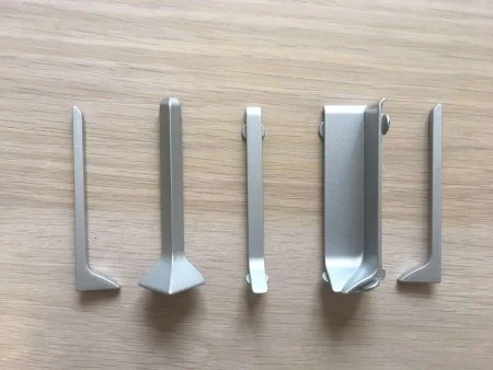 Наружный угол для плинтуса ЭлитПроф Плоский 100 (Алюм) в Новосибирске