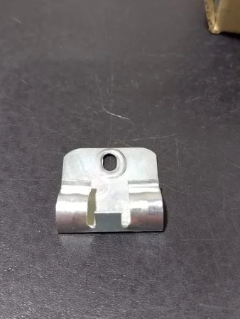 Клипсы к плинтусу MDF Bonkeel (50шт) в Новосибирске