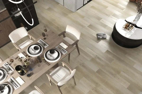 Кварц-виниловая плитка Refloor Fargo Comfort 1166-02 Дуб Спелый Миндаль (Градиент) в Новосибирске