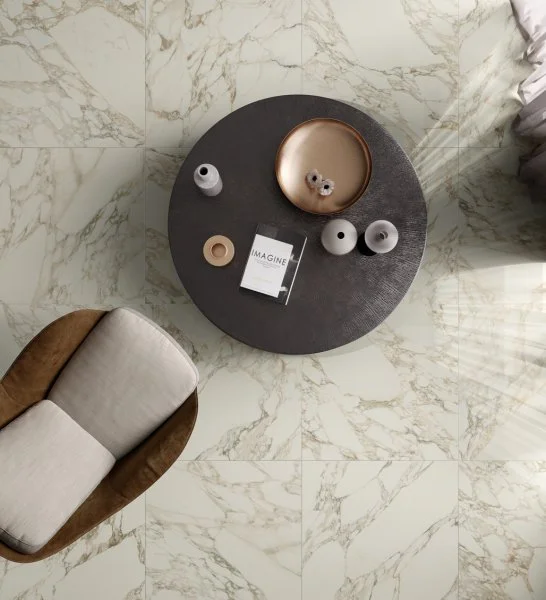 Керамогранит Italon Шарм Делюкс Арабескато Уайт 80х80 (Натуральная и реттифицированная) в Новосибирске