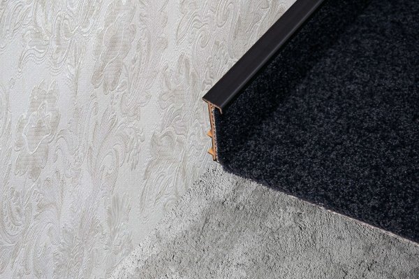 Плинтус для ковролина Korner Listwa 109 Черный 2,5м (50мм) в #REGION_NAME_DECLINE_PP#